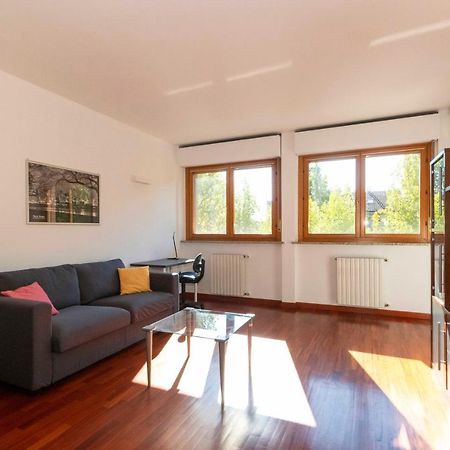 Cozy&Spacious Apt 2 Min Walk From The Tram Stop! Apartamento Turim Exterior foto