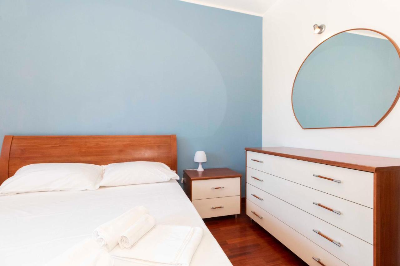 Cozy&Spacious Apt 2 Min Walk From The Tram Stop! Apartamento Turim Exterior foto