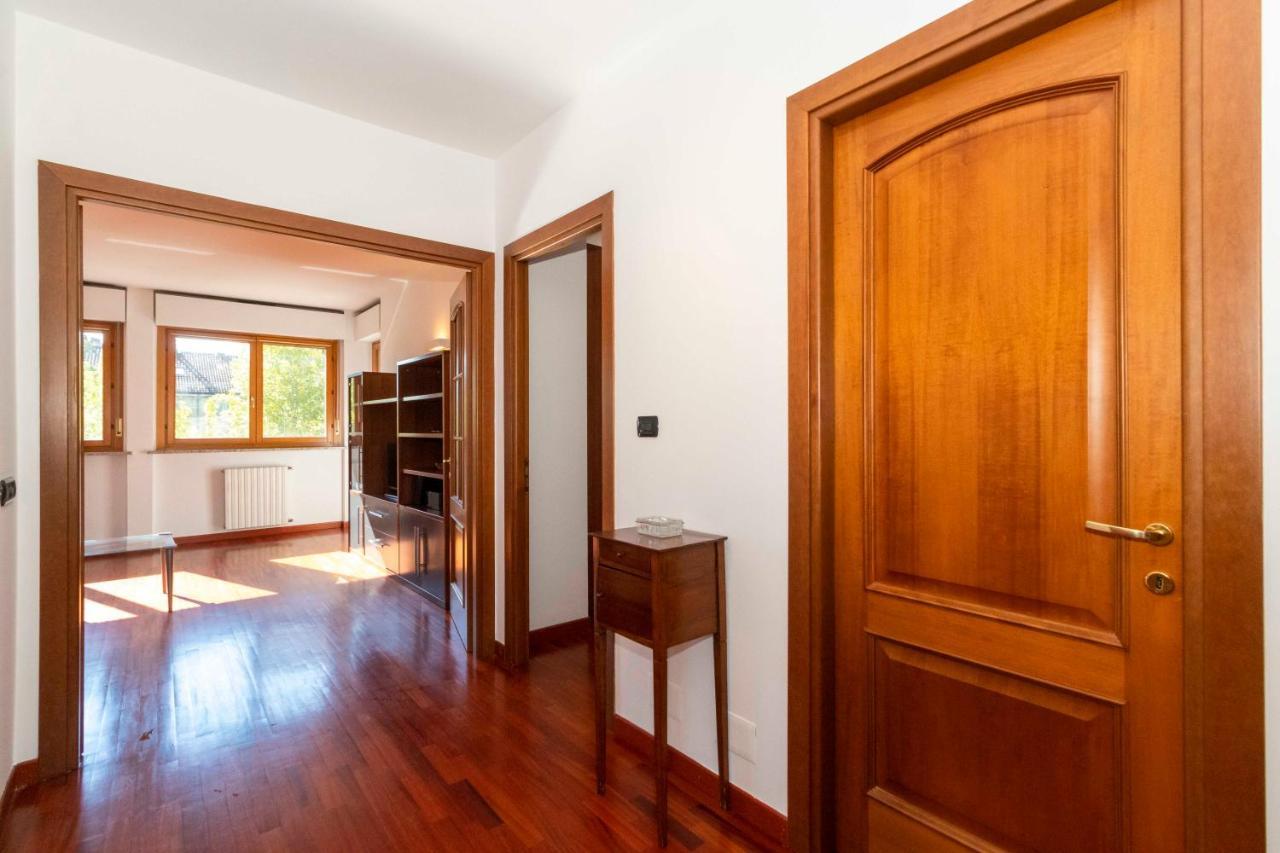 Cozy&Spacious Apt 2 Min Walk From The Tram Stop! Apartamento Turim Exterior foto
