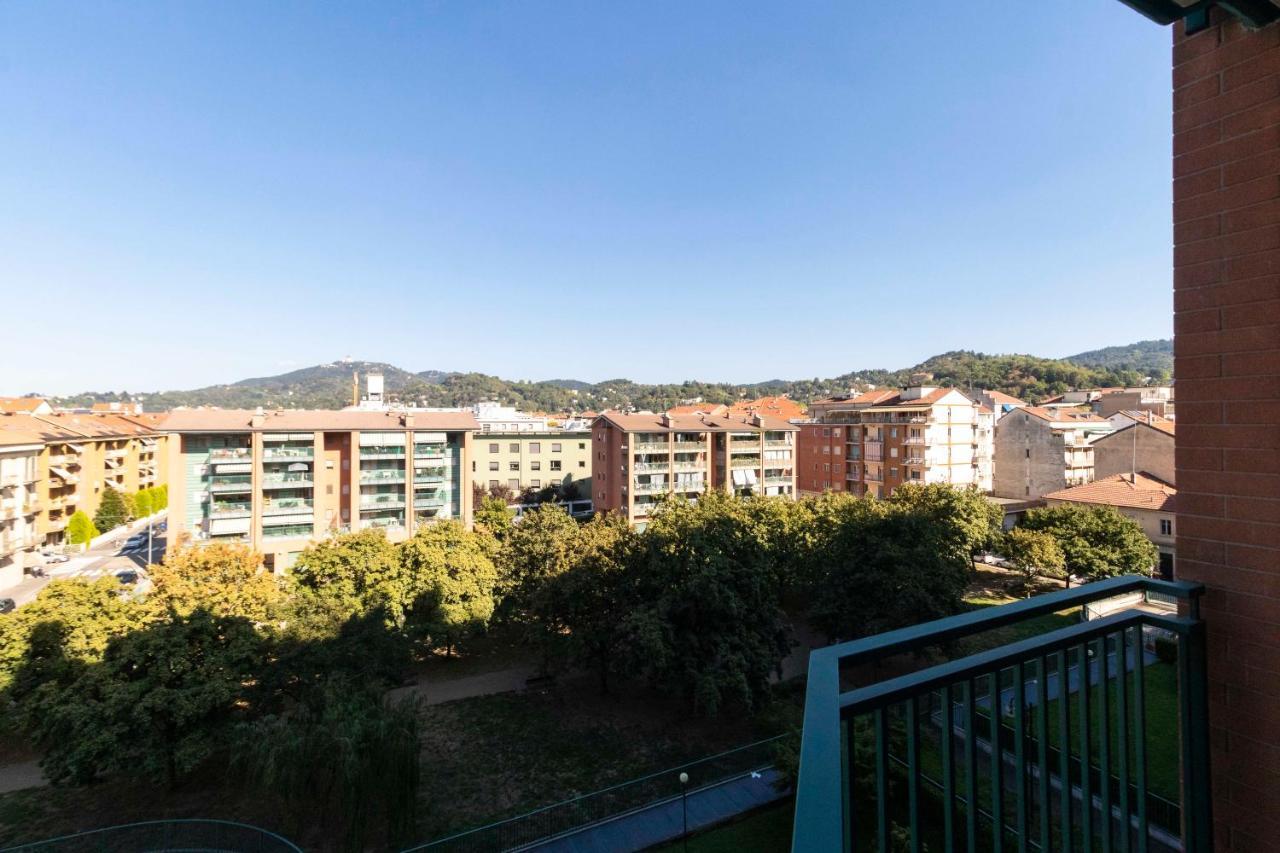 Cozy&Spacious Apt 2 Min Walk From The Tram Stop! Apartamento Turim Exterior foto