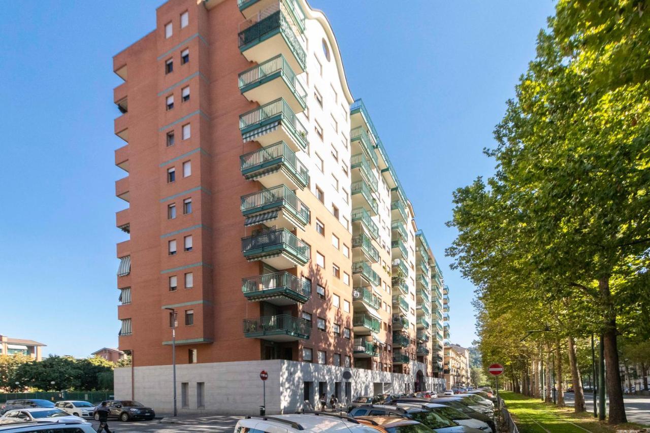 Cozy&Spacious Apt 2 Min Walk From The Tram Stop! Apartamento Turim Exterior foto