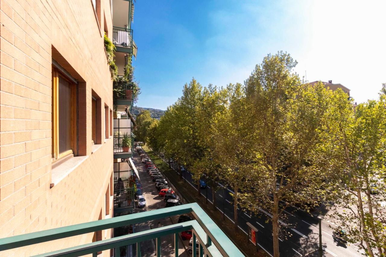 Cozy&Spacious Apt 2 Min Walk From The Tram Stop! Apartamento Turim Exterior foto