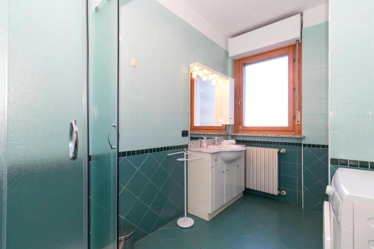 Cozy&Spacious Apt 2 Min Walk From The Tram Stop! Apartamento Turim Exterior foto